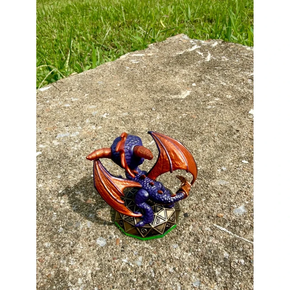 Skylanders Spyro's Adventure Spyro Figure Purple Dragon Activision Video Game